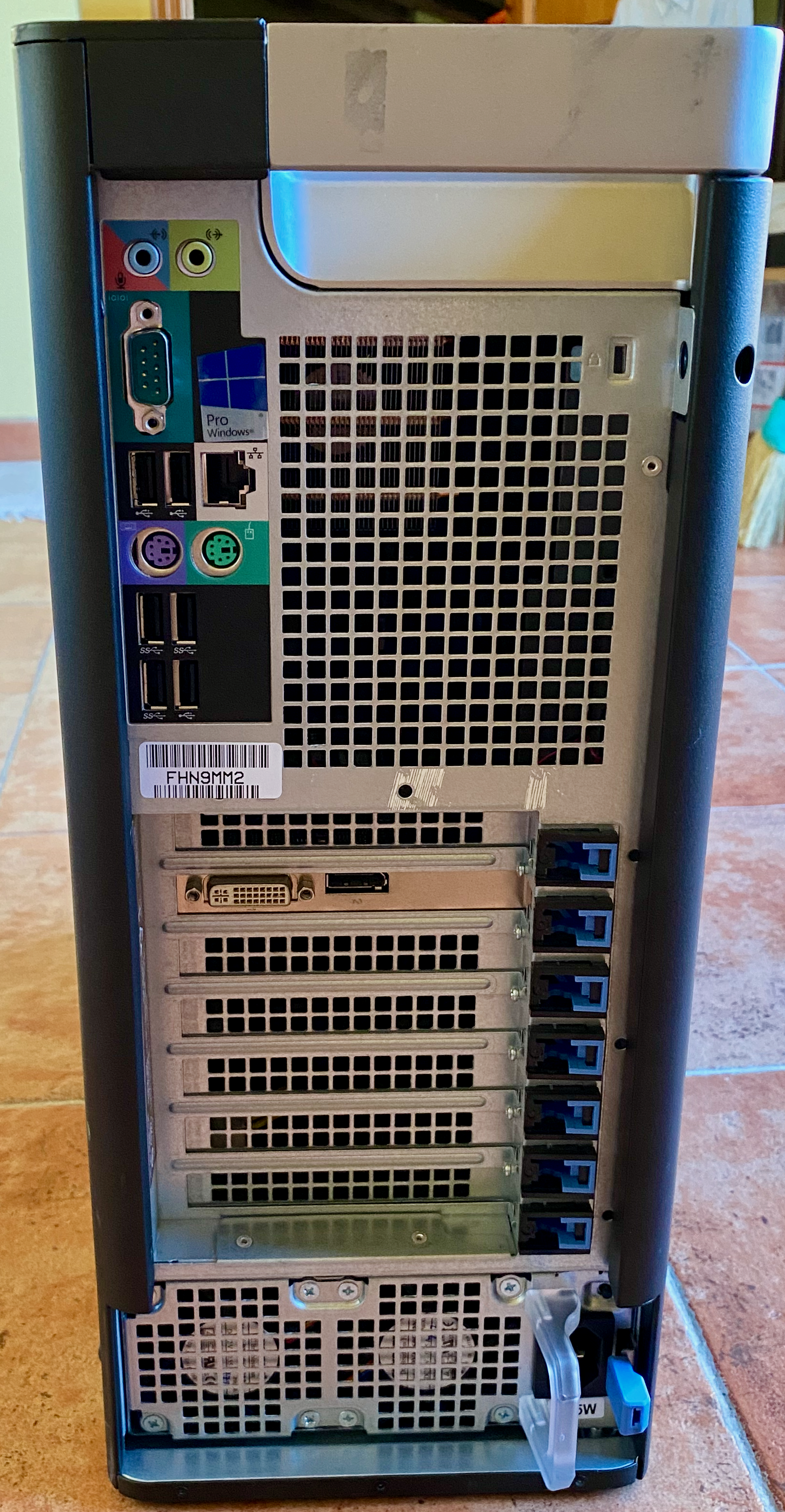 Dell Precision Tower 5810 Trasera