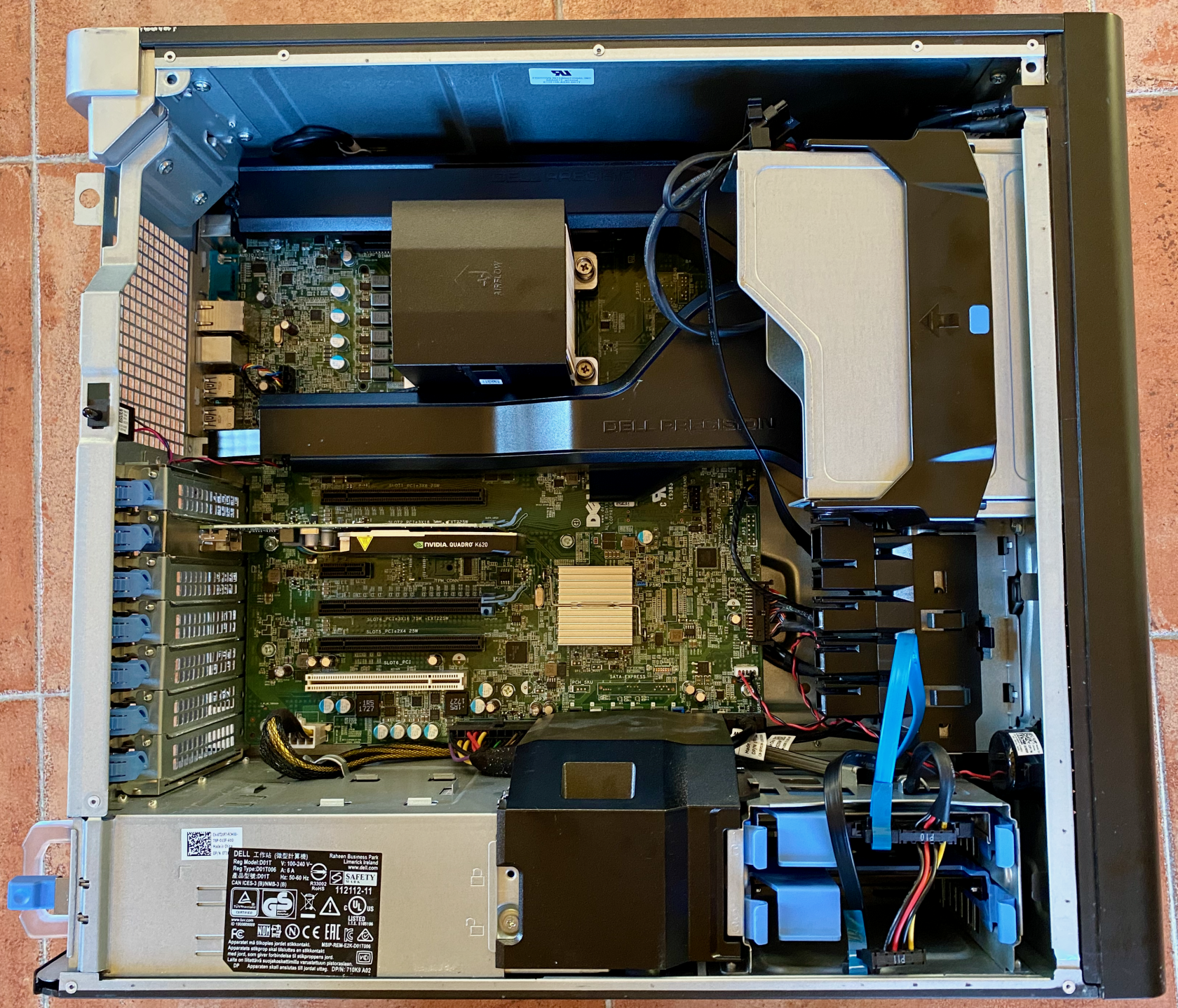 Dell Precision Tower 5810 Interior A